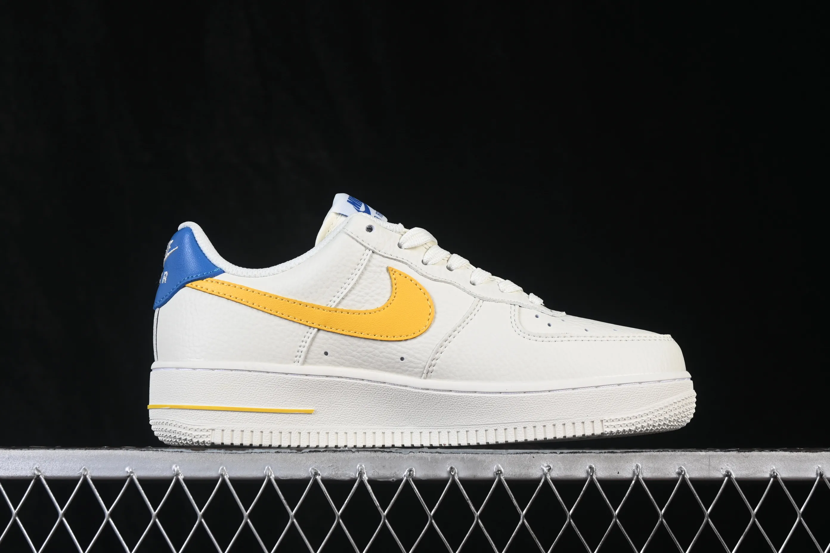 All Categories Nk Air Force 1 Air Force Series Nk Air Force 1 Low Air Force Low Nike Air Force 1'07 Low Cloud White Gold Air Force One Low Casual Shoes FZ1151-100